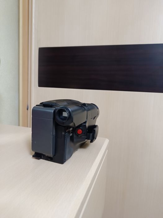 Продам видеокамеру ( Япония )