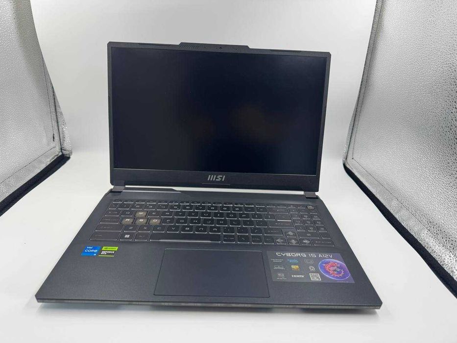 Msi Cyborg 15 RTX 4050 i5-12450H