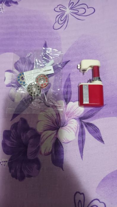 Mini masina de cusut