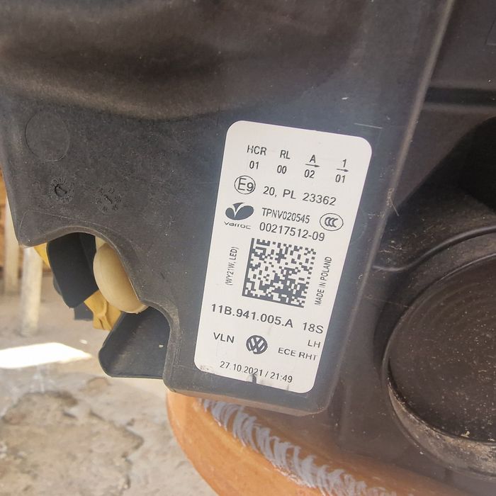 VW ID4 ID5  2022 ляв и десен фар