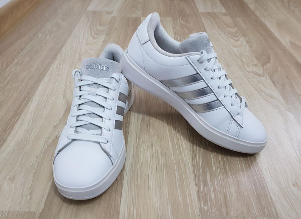 Adidași Adidas mărimea 38