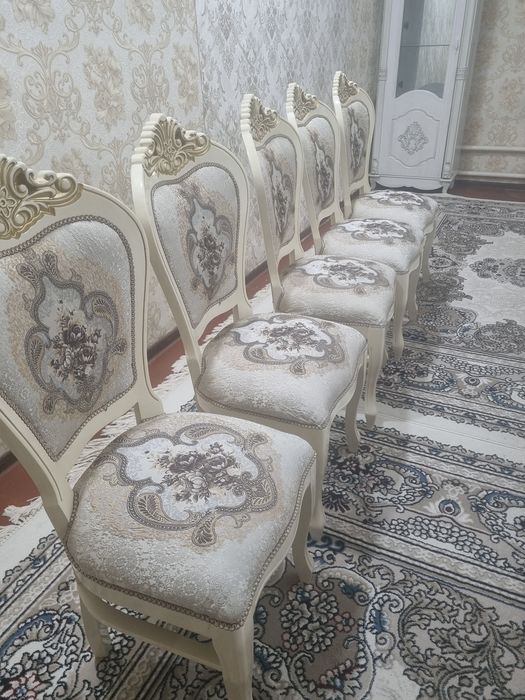 Стол стулчик. Сервант сатылады