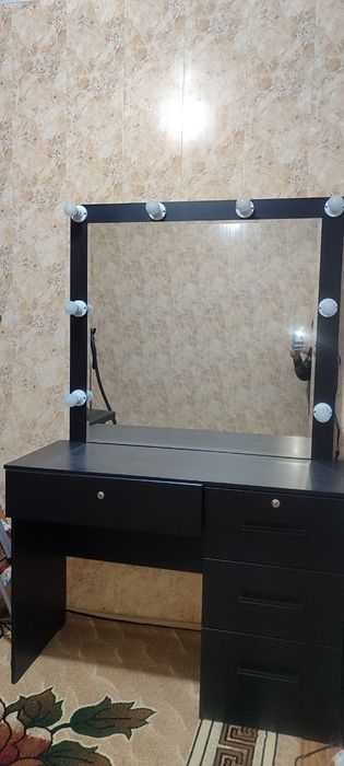 Kelin kuylak salonidan kreslo stol pomochnisa kelin kuylaklar sotiladi