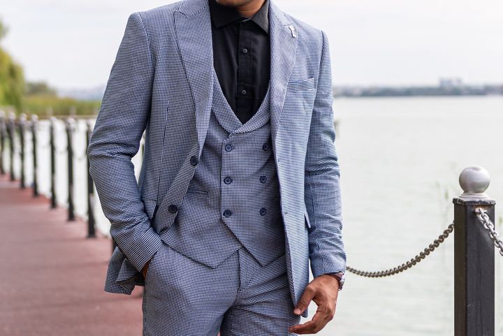 Costum albastru carouri vesta,sacou și pantaloni