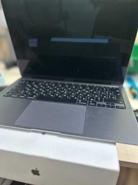 Apple MacBook Air лот: 1141/878