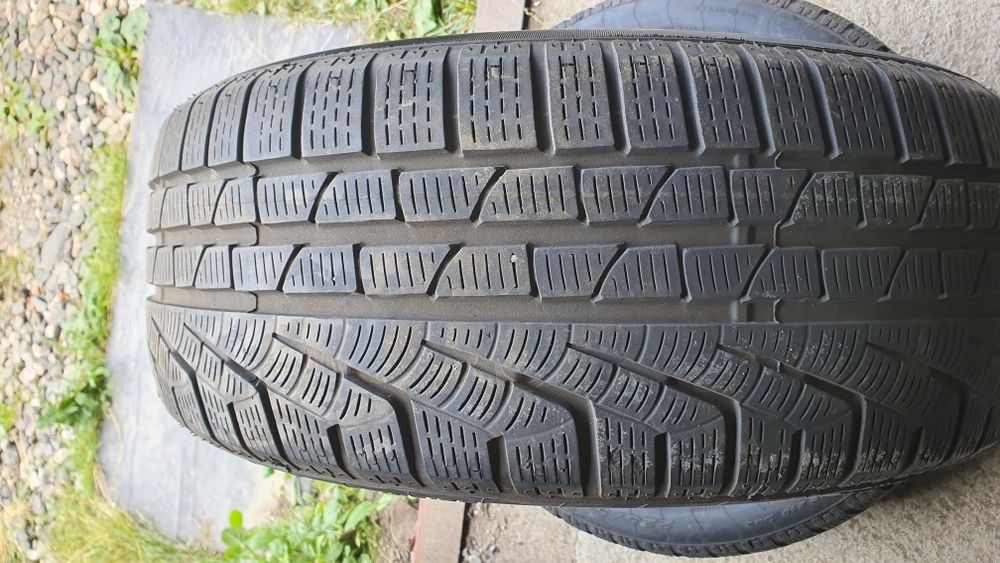 Anvelope iarna 225/50/17