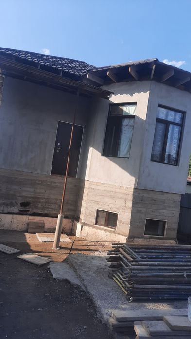 Дом на продажу новый .