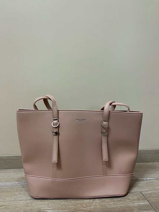 Дамска чанта на OPPOSITE