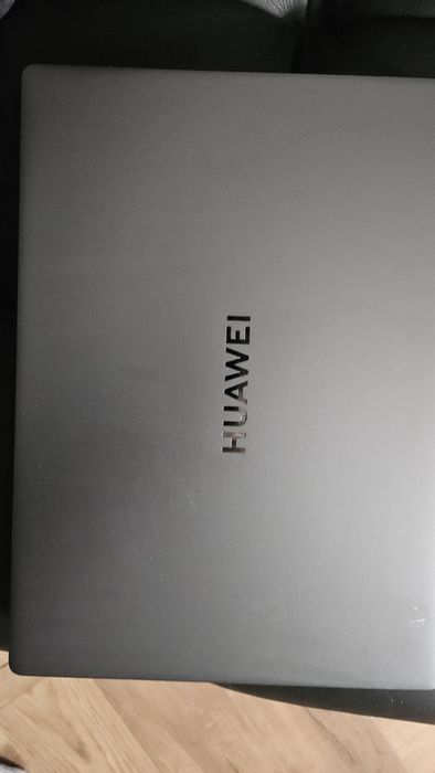 Huawei MateBook D 14 с Intel Core i3