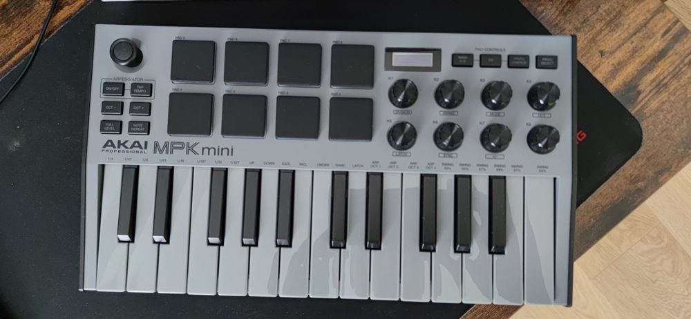 Controller midi Akai Mpk 25 mini Mk3 Grey