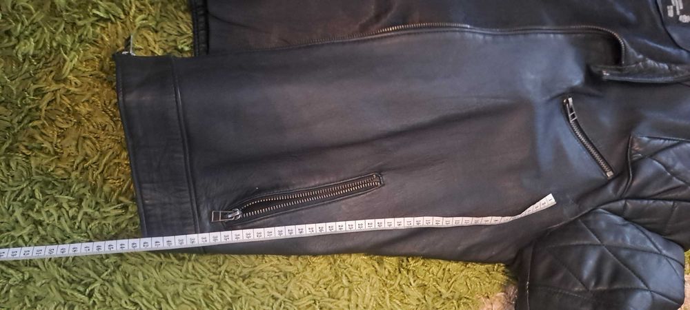 Jacheta de piele , in stare buna