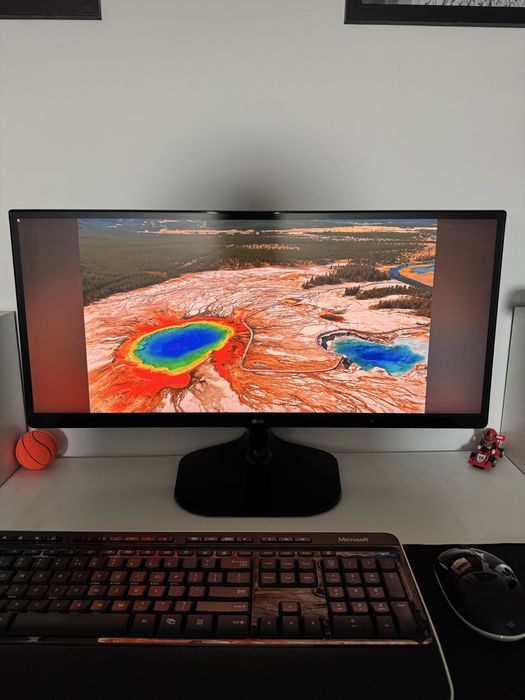 Monitor LG 25 Ultrawide 2K