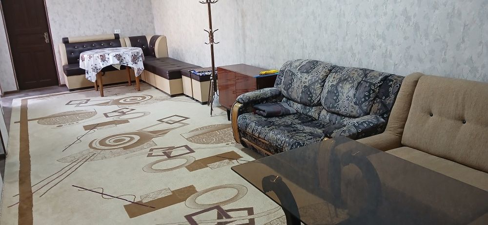 Hovli sotiladi 8 sotix