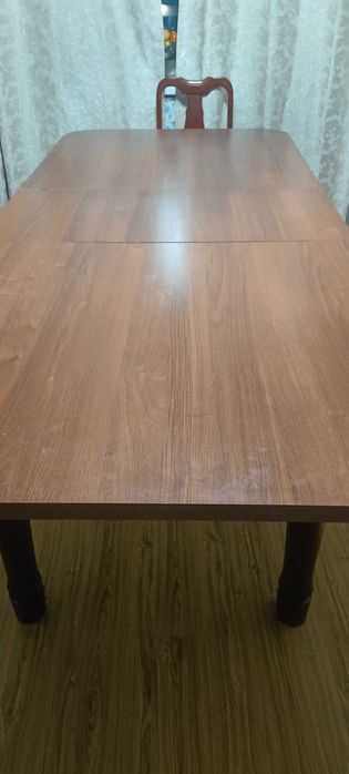 Продам стол деревянный