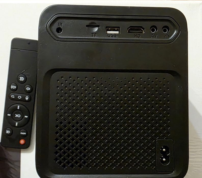 Проектор Umiio  .