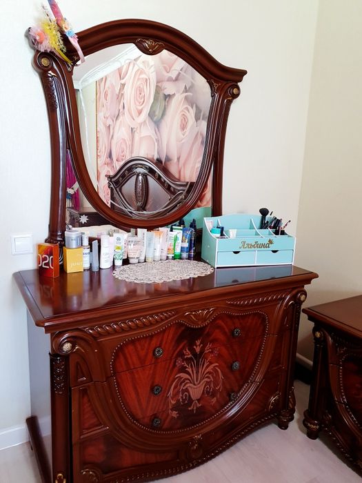 Продам спальный гарнитур