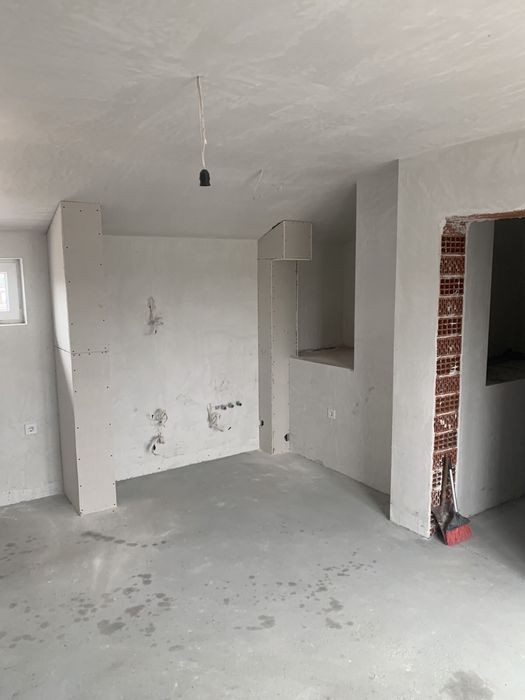 Продавам Апартамент