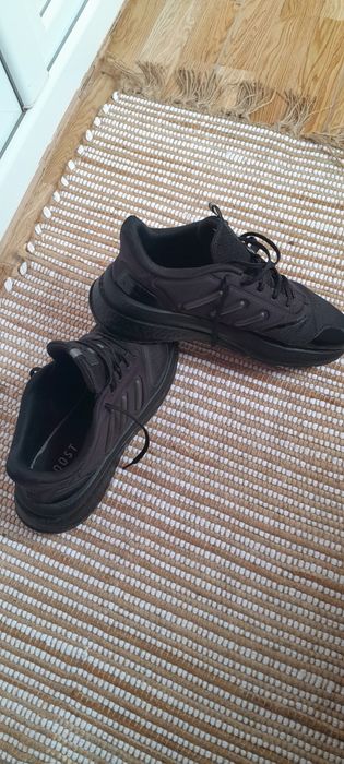 Vând Adidas Boost 44