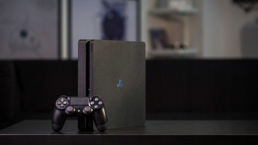 PlayStation 4 Slim 500GB/PS4/ПС4/Плейстейшън 4 + 1 Джойстик + 2 Игри + 1 Година Гаранция
