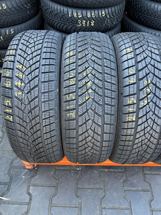 Anvelope Iarna 215/60/17 GoodYear UltraGrip Performance 215 60 17 R17