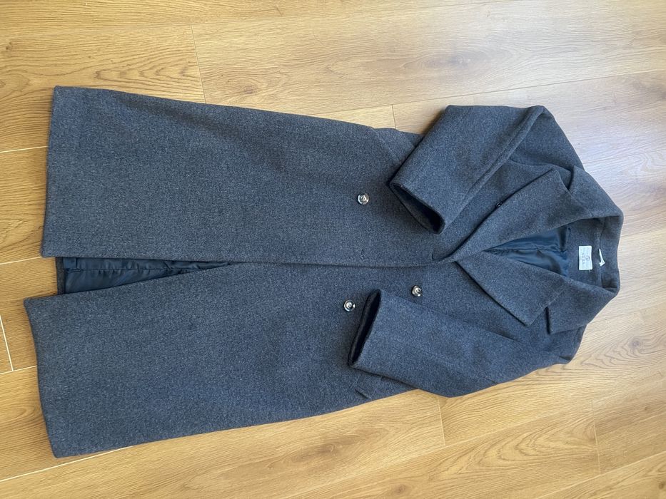 Пальто серое смотрится классно