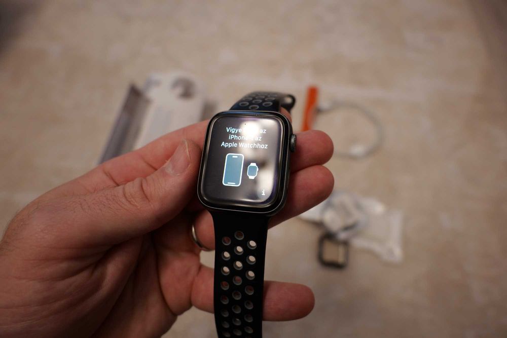 Apple Watch Seria 5 - 44 mm - Cellular