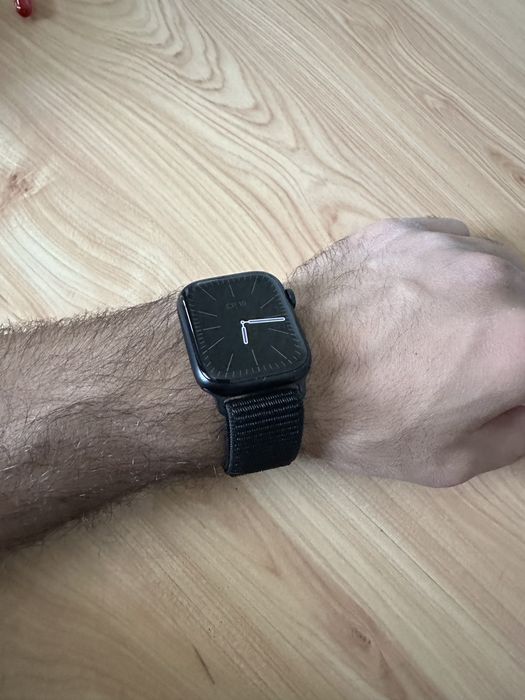 Apple watch series 8, 45mm, в отличном состоянии