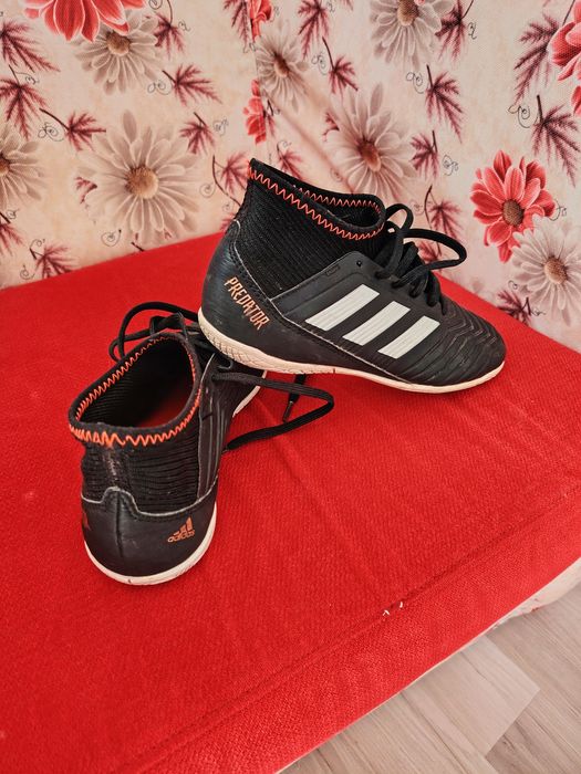 Adidași fotbal Adidas Predator