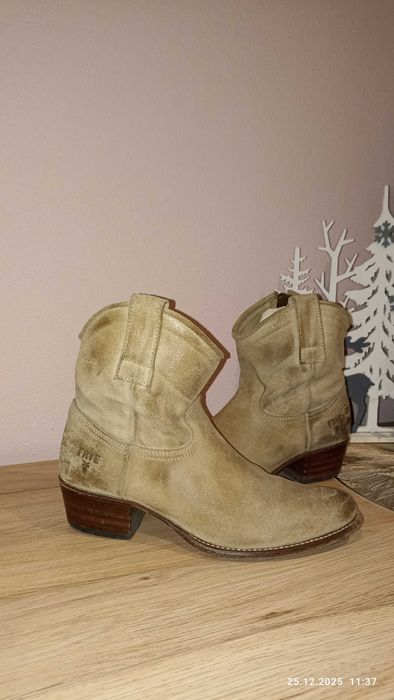 Дамски боти FRYE