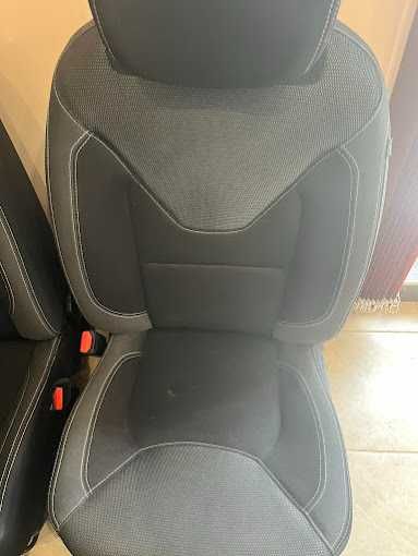 Седалки за Рено Клио 4