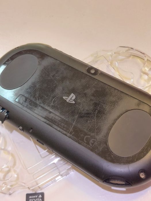 PS Vita 2000 Slim