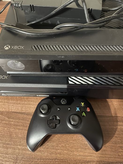 Xbox one cu o maneta si vr