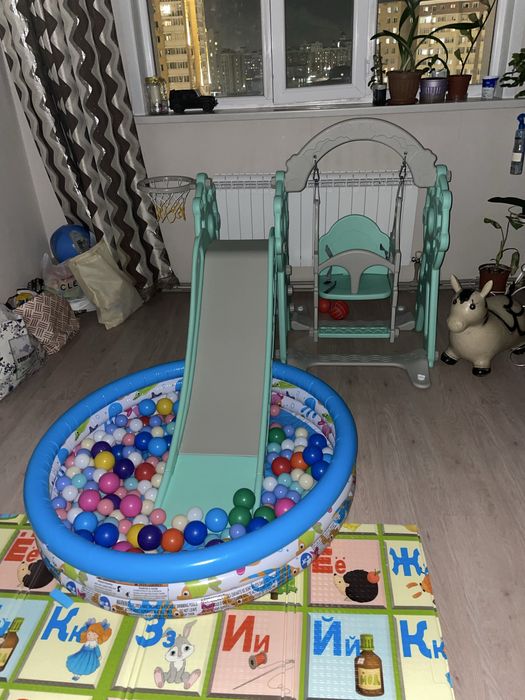 Детский уголок горка с качелей