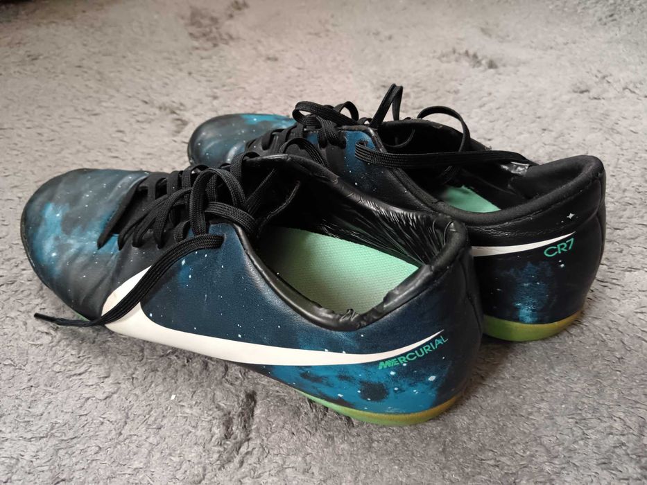Adidași fotbal.mercurial CR7 ..mărimea 42.5