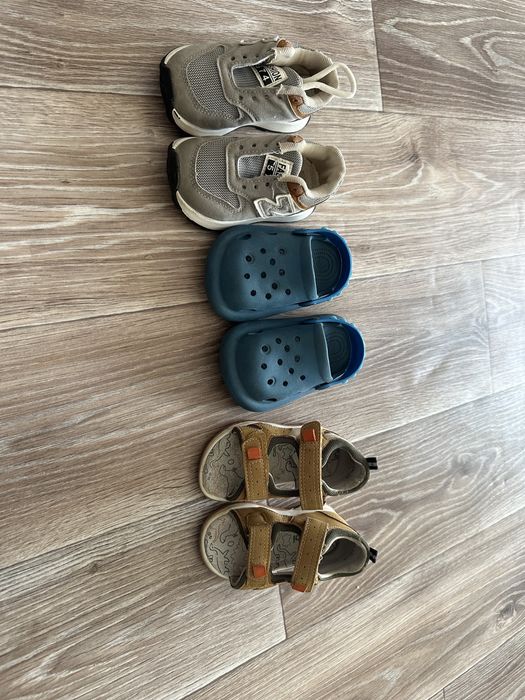 Продам детскую обувь