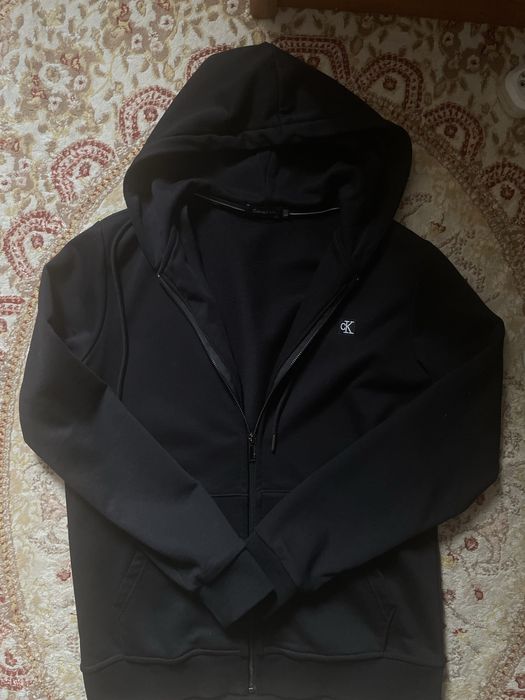 Продам свитер и зипку