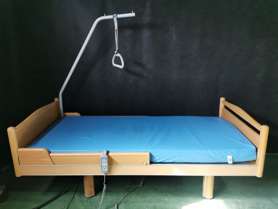 Електрическо болнично легло