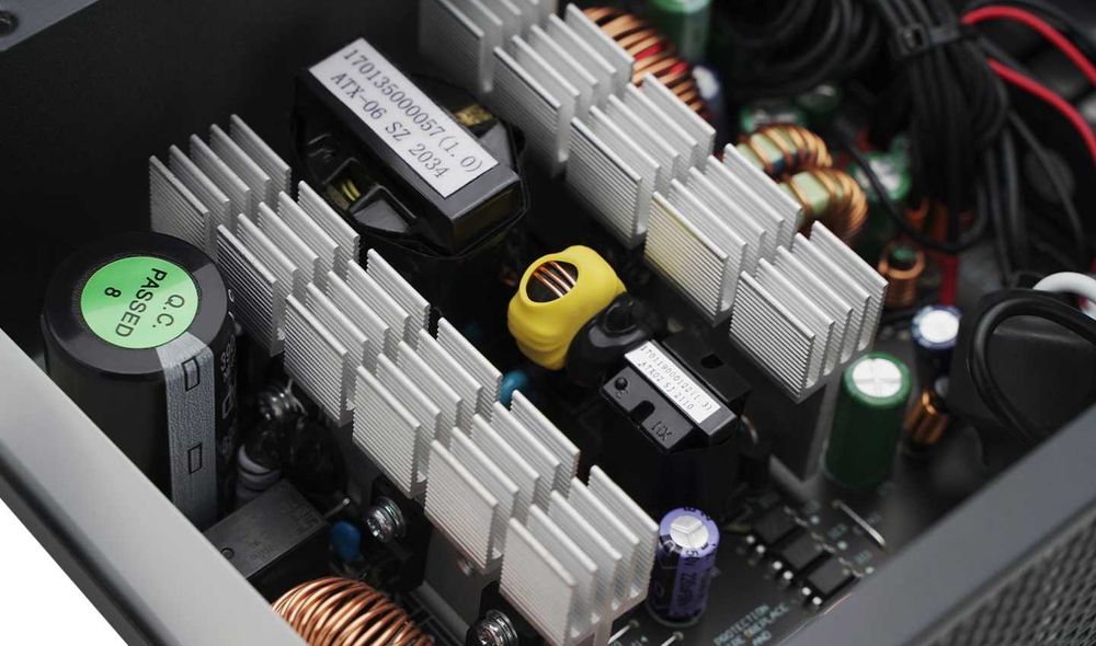PF700 80 PLUS Standard Power Supply