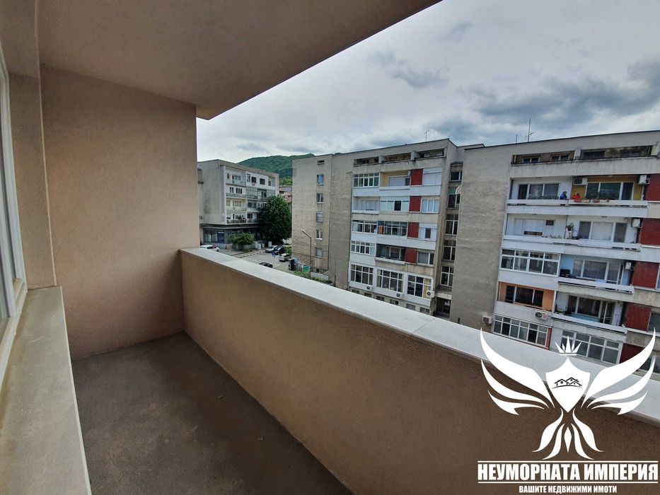 Продава се Тристаен апартамент в Асеновград - 100 кв.м за 1060 €/кв.м - Снимка #3