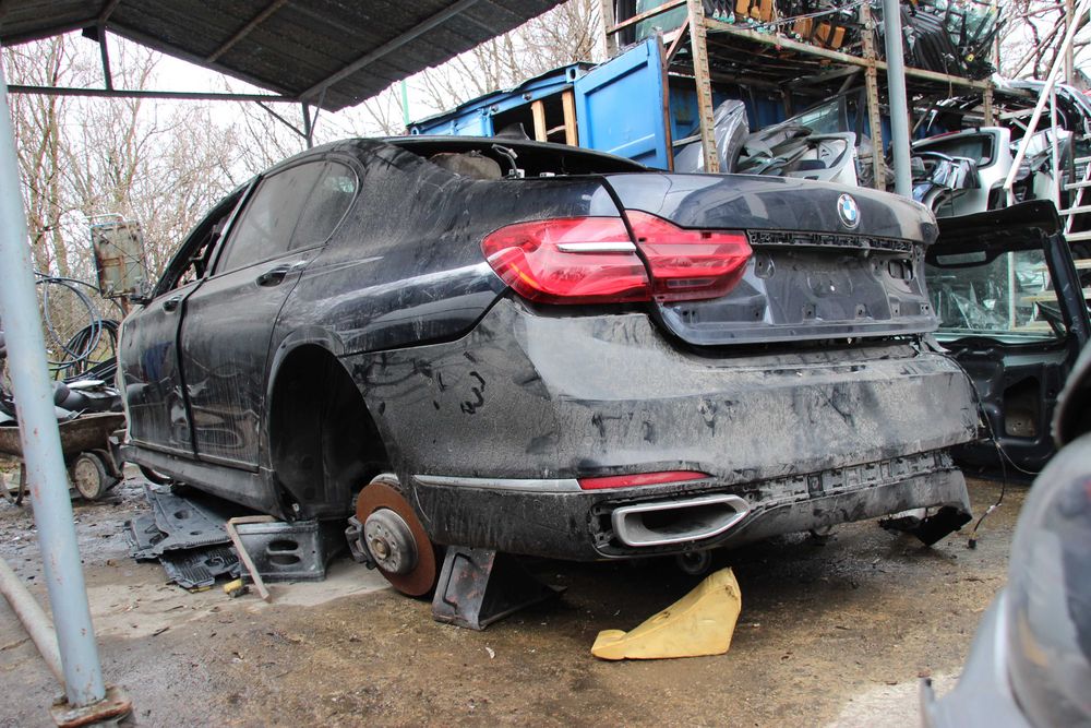 BMW 740 D xDrive   – само на части