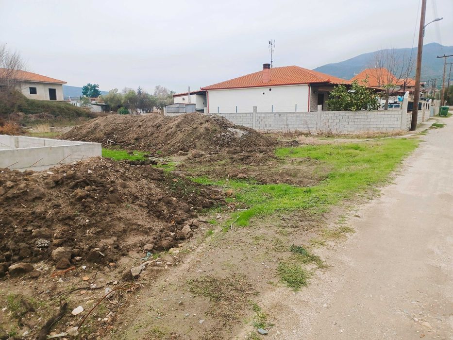 Строеж за инвестиционна къща с 3 студия  в Неа Врасна, Гърция