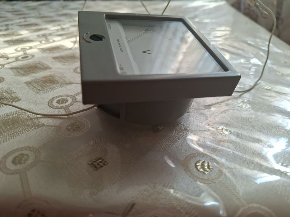 Волтиметир узгармас ток учун.