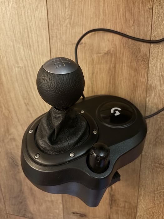 Volan gaming Logitech G29 cu schimbător