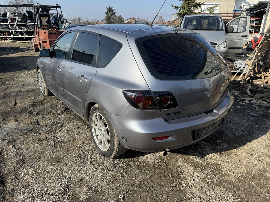 Мазда 3 1.6 бензин 2005 година  на части