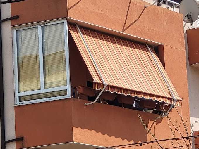 Врати гаражни, ролетни и охранителни, сенници доставка и монтаж