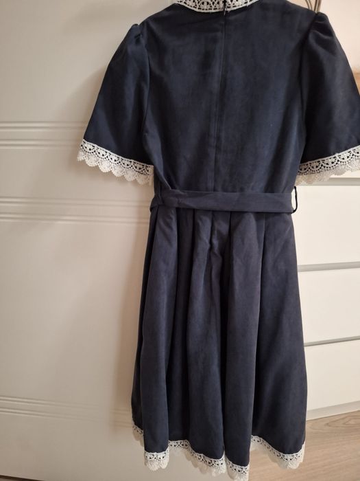 Rochie pana la genunchi, cu detalii din broderie, 8 ani