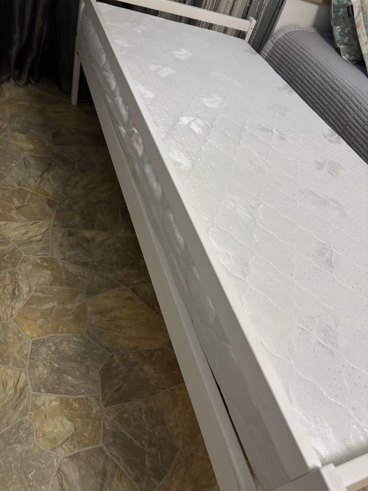 Продам детскую кроватку