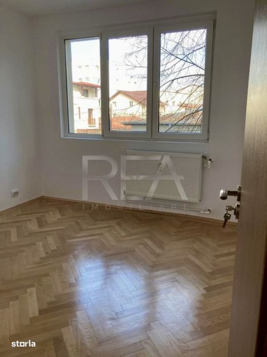 2 camere renovat pe Mihalache cu Vedere Spate