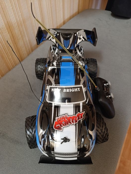 Продам джип на пульт управлений