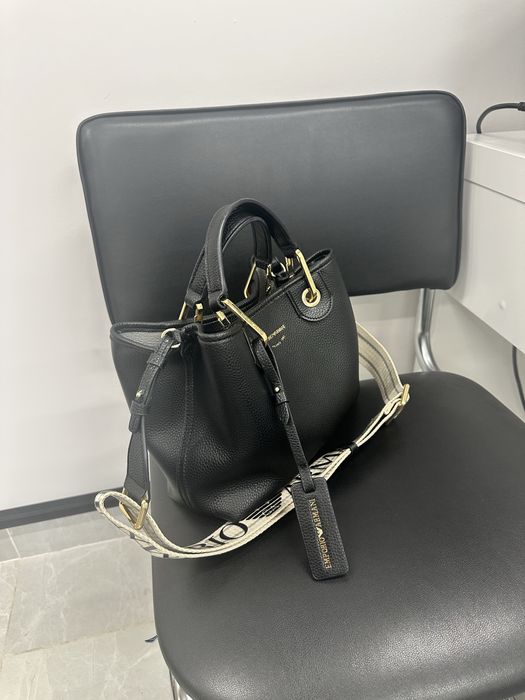 Продам сумку emporio armani оригинал